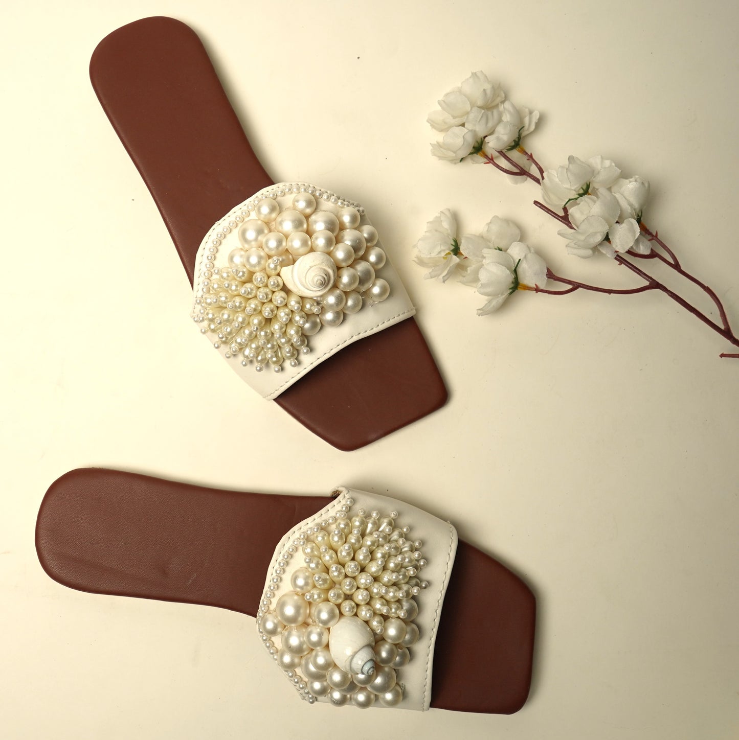 Gardenia (with shell)